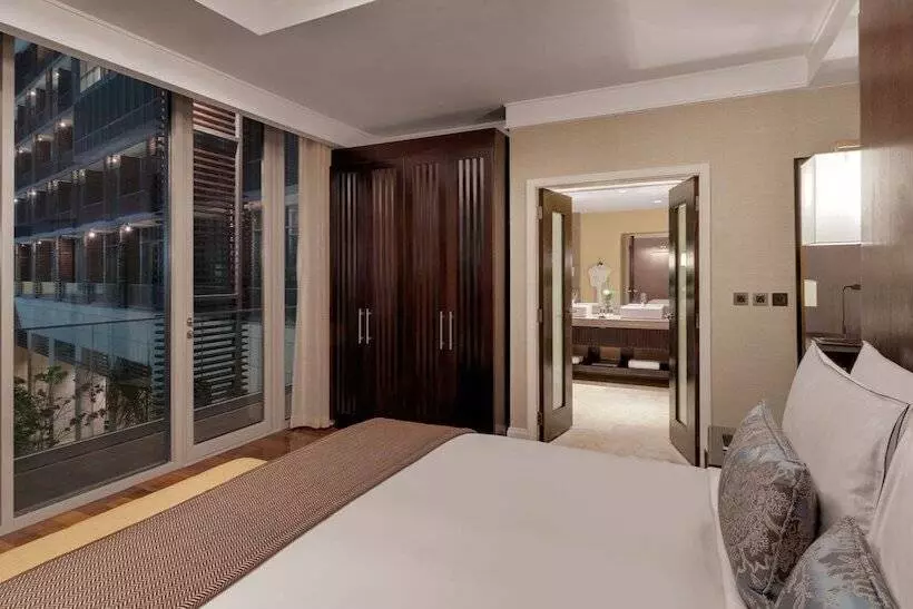 プールビュージュニアスイート, Kempinski Hotel Gold Coast City
