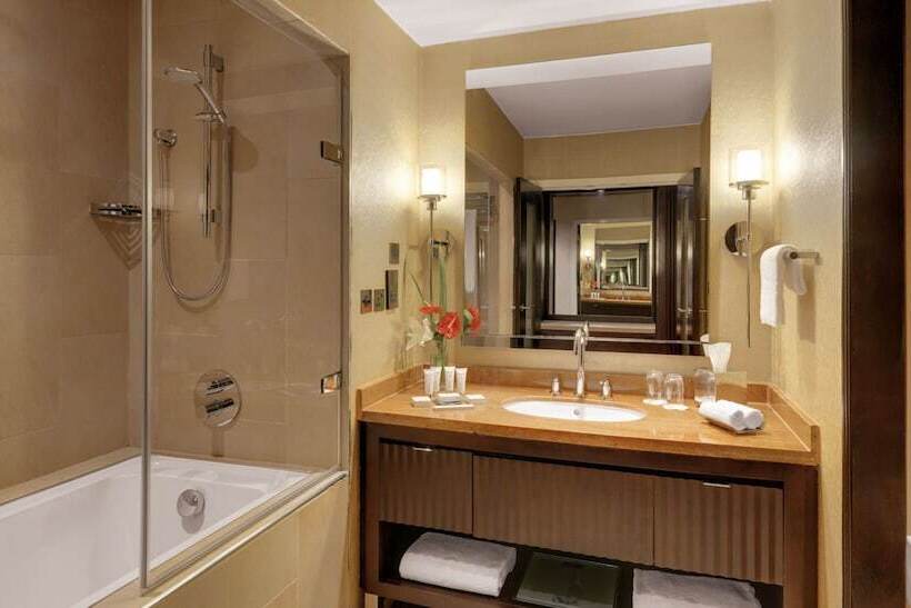 Номер Executive, Kempinski Hotel Gold Coast City