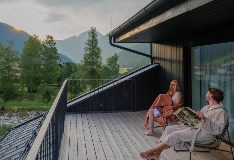 带阳台的豪华间, Posthotel Lechtal