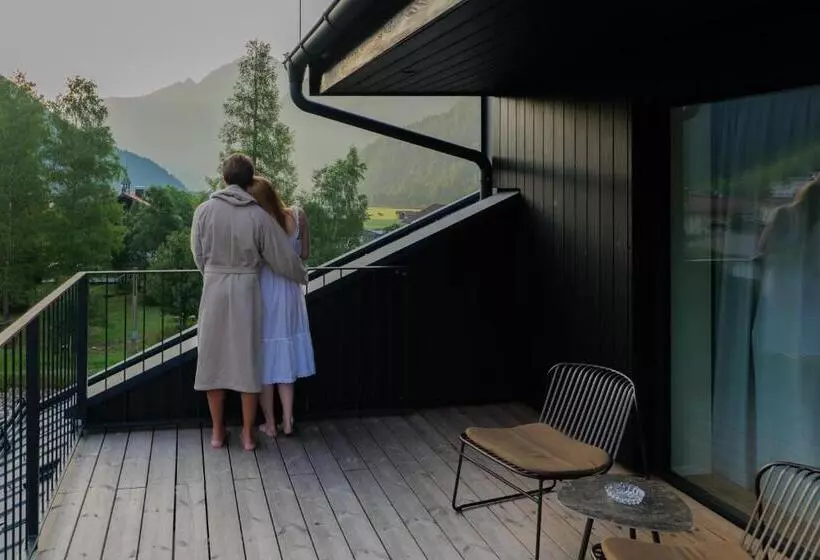 バルコニー付きデラックスルーム, Posthotel Lechtal