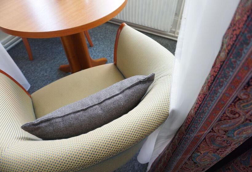 اتاق استاندارد سه نفره, Pension Lumes Self Check In