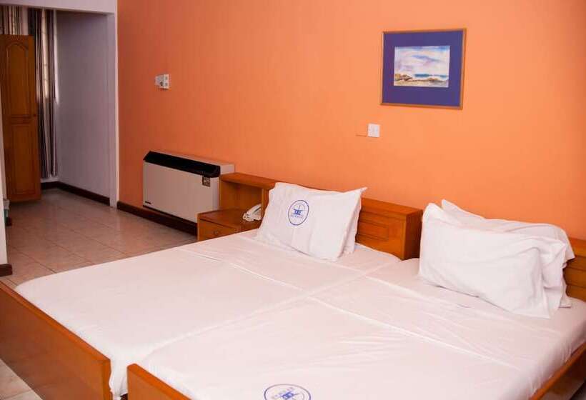 اتاق استاندارد با چشم‌انداز باغ, Rexmar