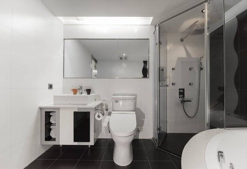 اتاق پرمیوم, Saual Keh