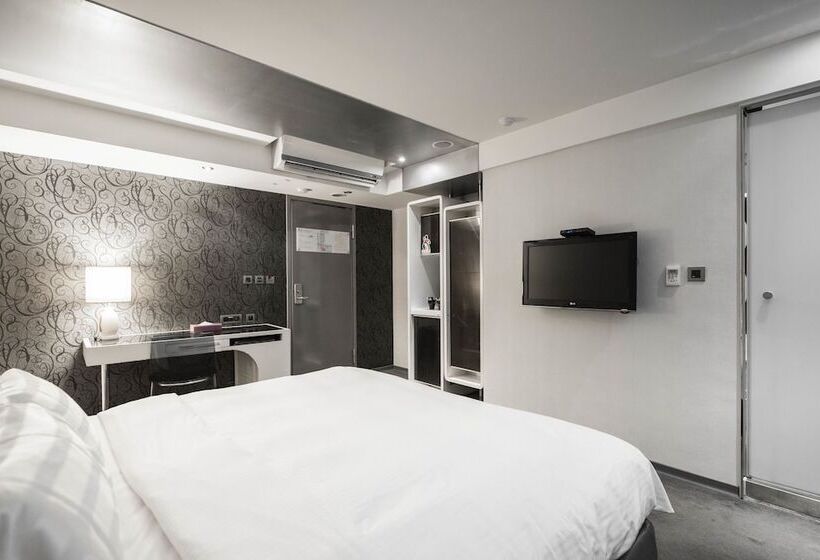 اتاق پرمیوم, Saual Keh