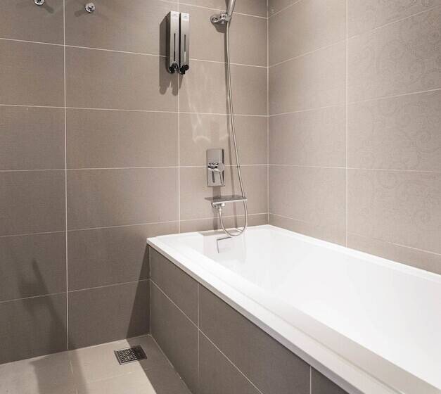 اتاق خانوادگی, Saual Keh