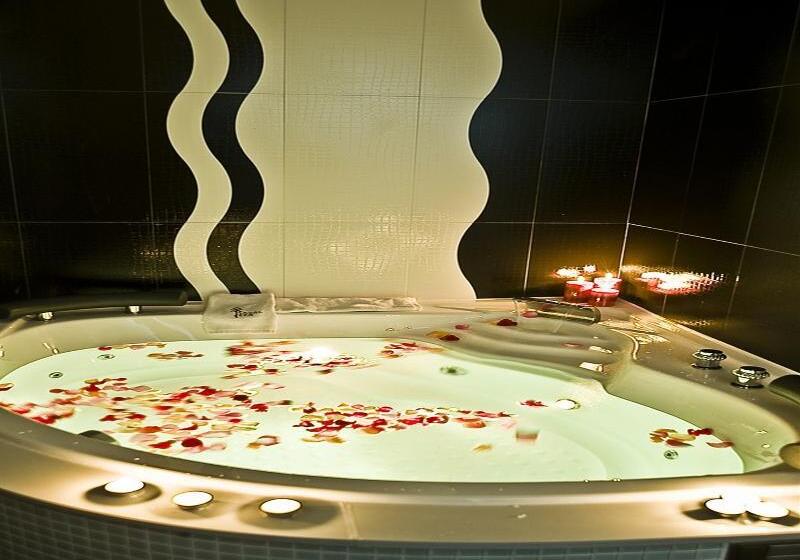 اتاق لوکس, Saual Keh