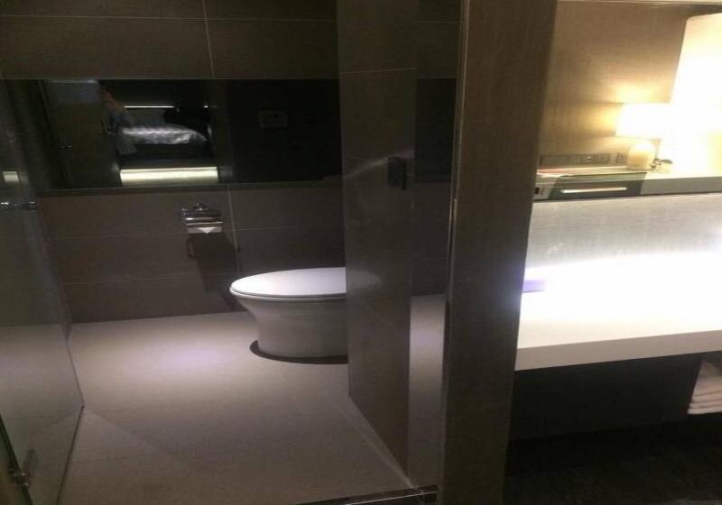 اتاق خانوادگی, Saual Keh