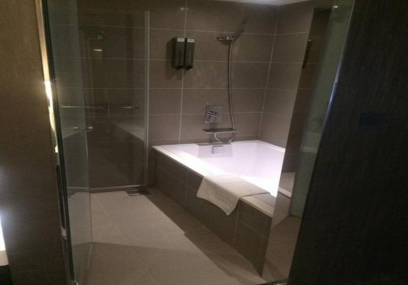 اتاق خانوادگی, Saual Keh