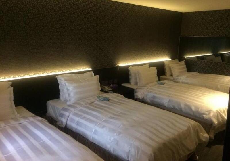 اتاق خانوادگی, Saual Keh