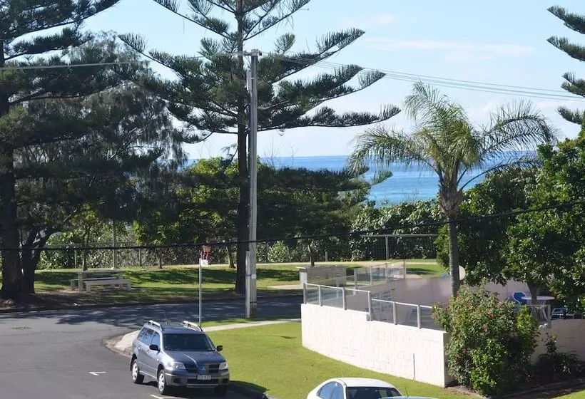 デラックススタジオ, La Costa Beachside Motel