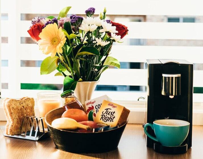 إستوديو قياسى, La Costa Beachside Motel