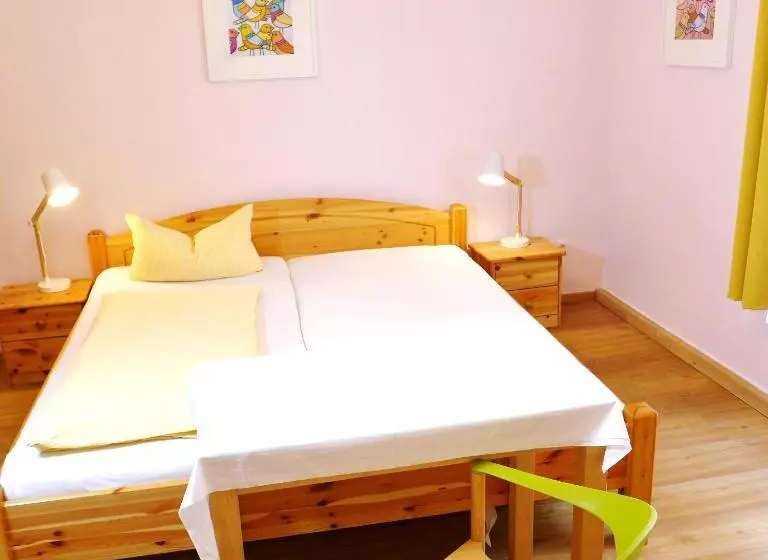 バスルーム共有のシングルスタンダード, Pension Stoi Budget Guesthouse