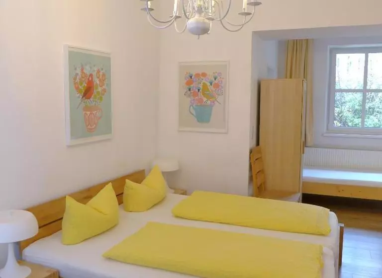 浴室共有スタンダード４人用ルーム, Pension Stoi Budget Guesthouse