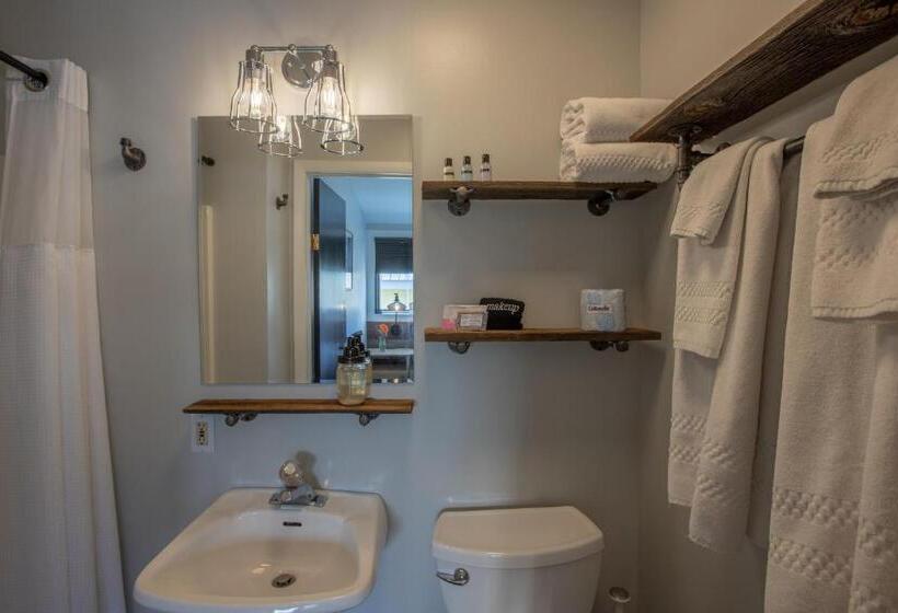 غرفة قياسية مطلة على الجبل, Purple Mountain Bed & Breakfast & Spa