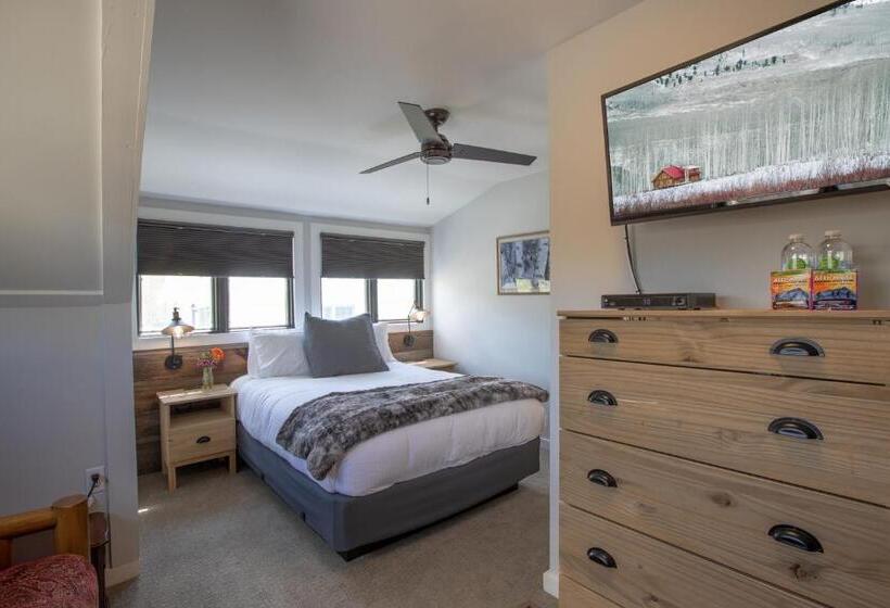 غرفة قياسية مطلة على الجبل, Purple Mountain Bed & Breakfast & Spa