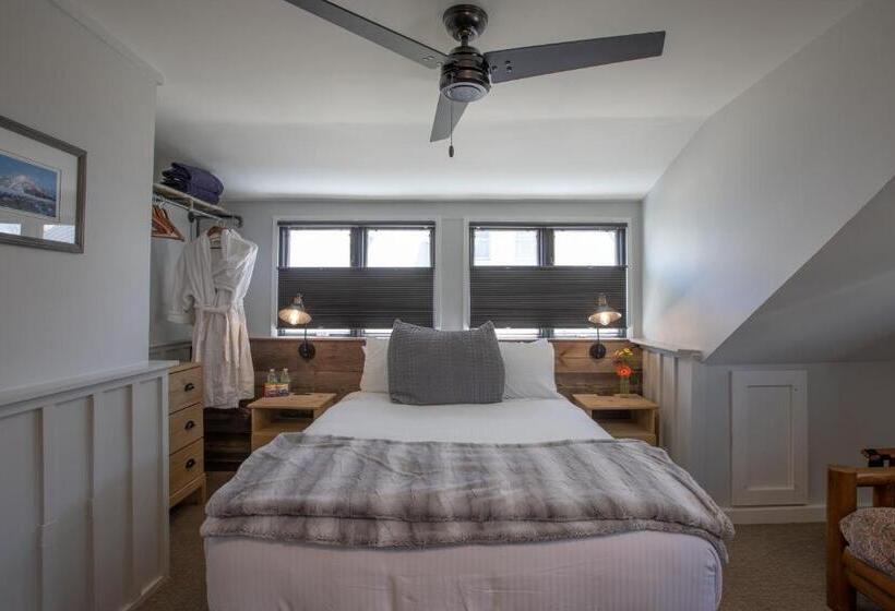 غرفة قياسية مزوَّدة بشُرفة, Purple Mountain Bed & Breakfast & Spa