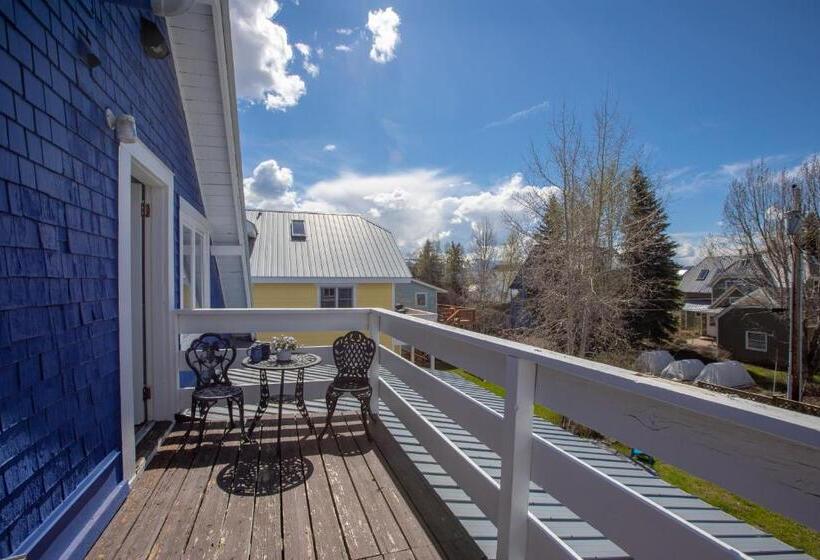 غرفة قياسية مزوَّدة بشُرفة, Purple Mountain Bed & Breakfast & Spa