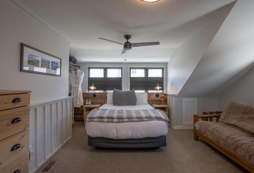 غرفة قياسية مزوَّدة بشُرفة, Purple Mountain Bed & Breakfast & Spa