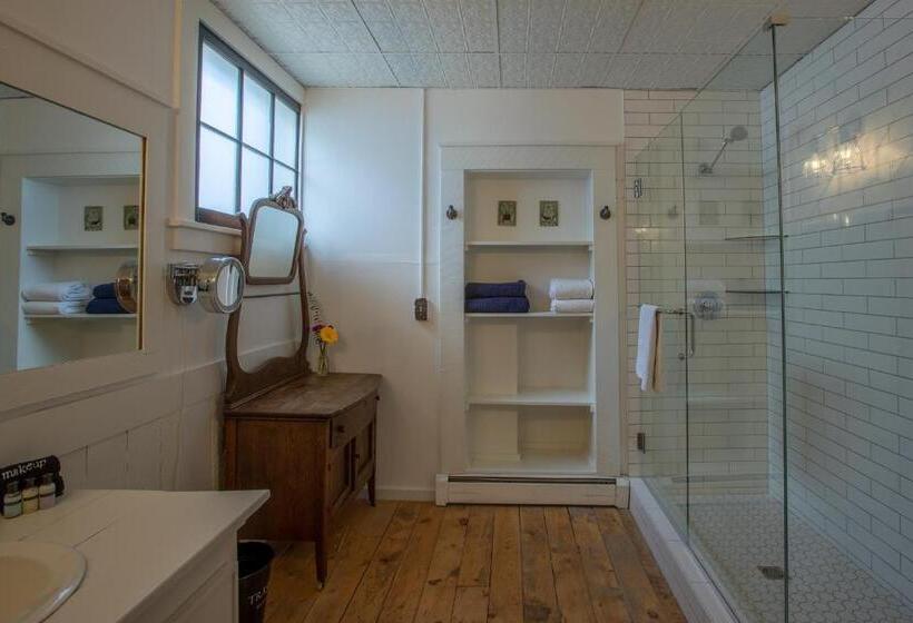 غرفة ديلوكس سرير كينج, Purple Mountain Bed & Breakfast & Spa