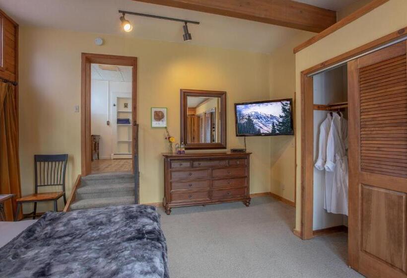 غرفة ديلوكس سرير كينج, Purple Mountain Bed & Breakfast & Spa