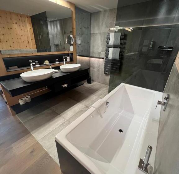 带露台的高档房间, Sport  Und Wellnesshotel Held 4 Sterne Superior