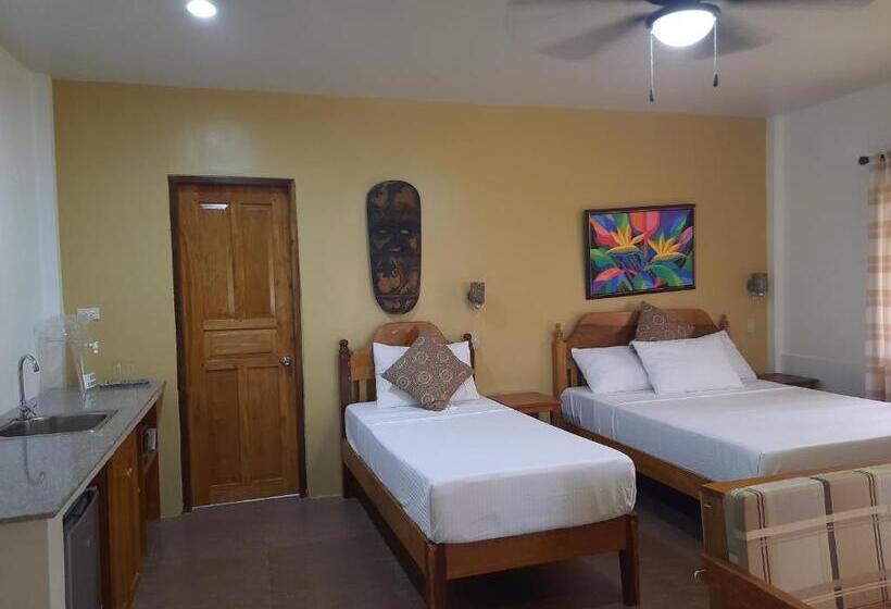 اتاق خانوادگی با چشم‌انداز دریا, Eastwind Beach Club  El Nido