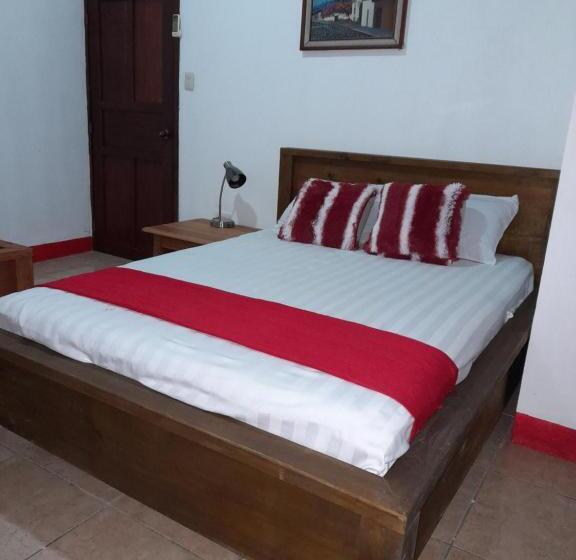 اتاق لوکس, Hostal Blood Moon