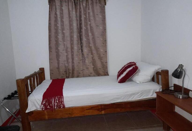 اتاق لوکس, Hostal Blood Moon