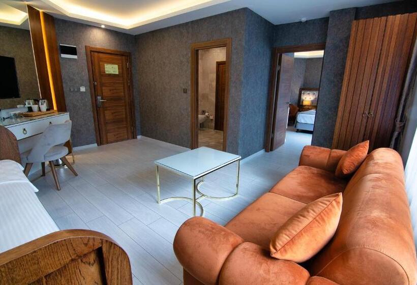 سوییت خانوادگی, Vela Verde Hotel & Spa