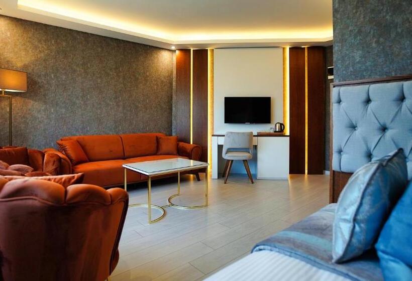 سوییت خانوادگی, Vela Verde Hotel & Spa