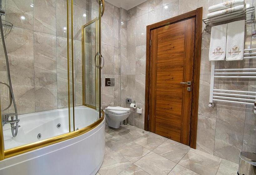 سوییت خانوادگی, Vela Verde Hotel & Spa