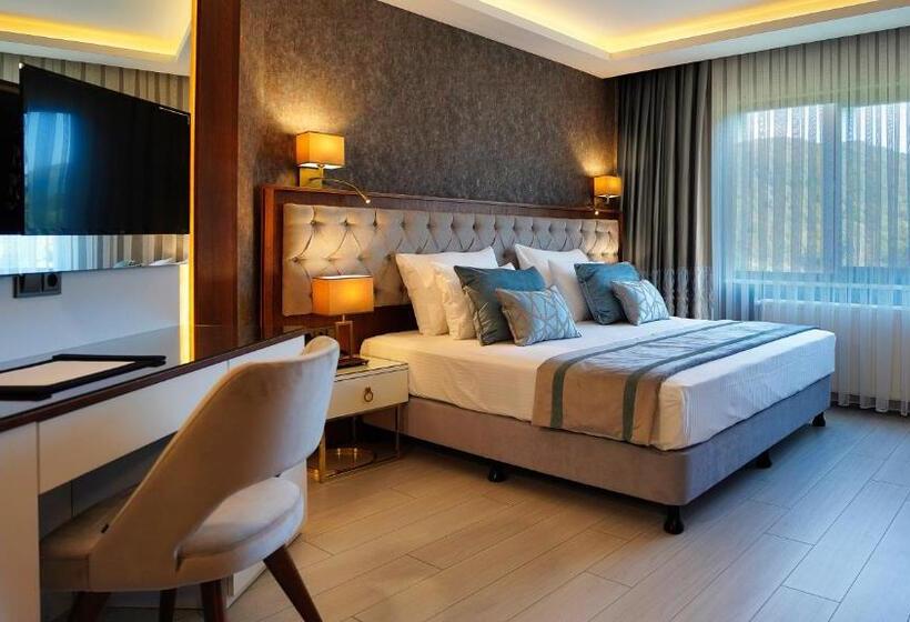 سوییت خانوادگی, Vela Verde Hotel & Spa