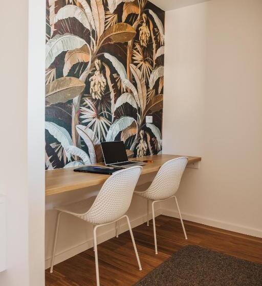 شقة غرفة واحدة, Mill St. Retreat