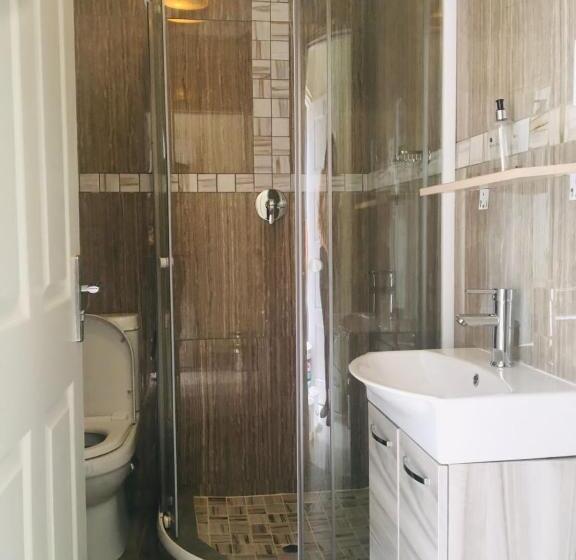 标准间, Classy Guest House