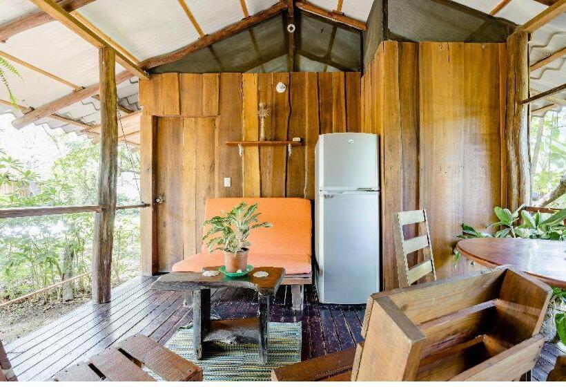 سرير فى غرفة مشتركه, Luminosa Uvita Hostel