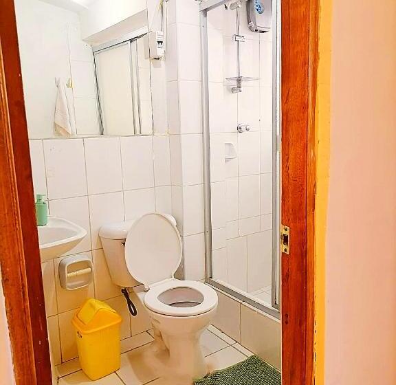 غرفة أساسية ثلاثية, The Andean Rooftop Guesthouse