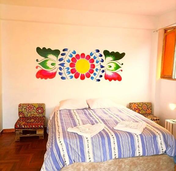 غرفة أساسية ثلاثية, The Andean Rooftop Guesthouse