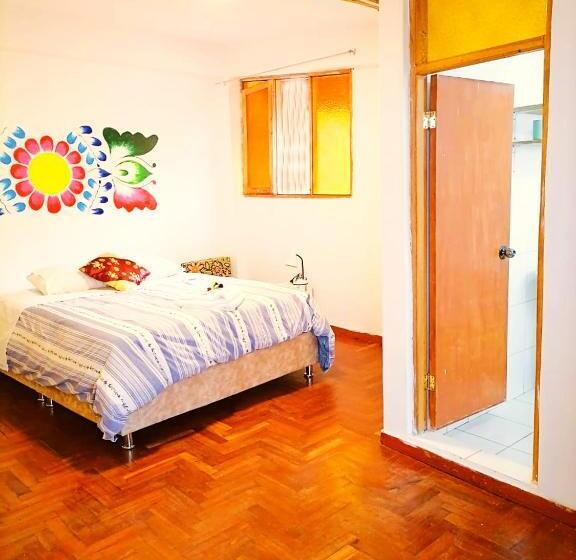 غرفة أساسية ثلاثية, The Andean Rooftop Guesthouse