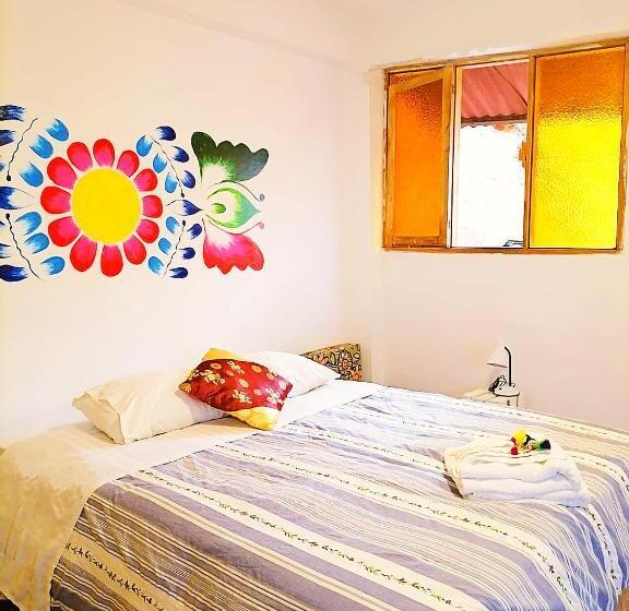 غرفة أساسية ثلاثية, The Andean Rooftop Guesthouse