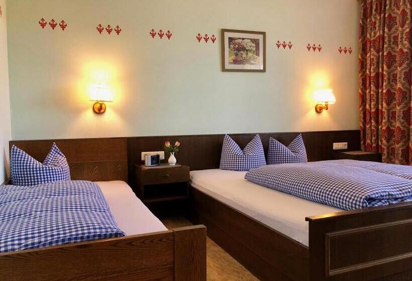 חדר סטנדרט לשלושה, Pension Heidelberg   Fam Fuchs