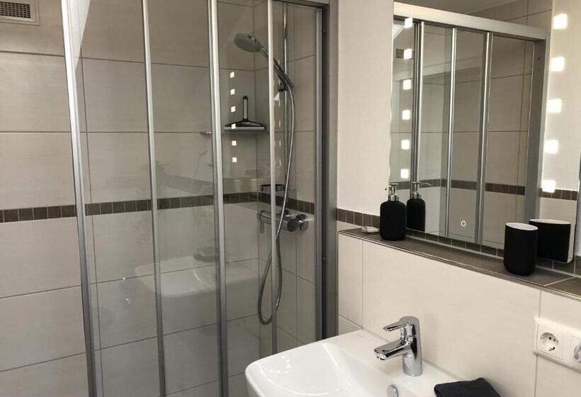 חדר סטנדרט עם מרפסת, Pension Und Ferienwohnung Frech