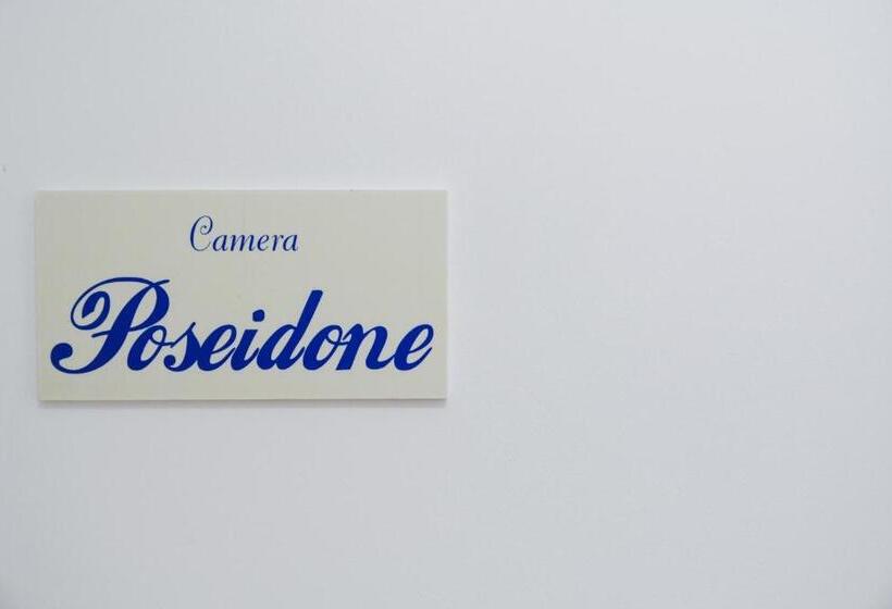 غرفة قياسية رباعية, Athena