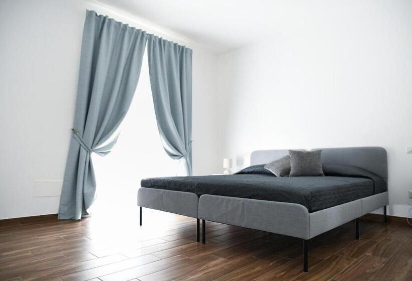 غرفة قياسية رباعية, Athena