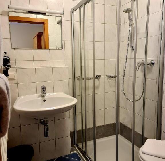 חדר משפחתי, Frühstückspension Klein Und Fein