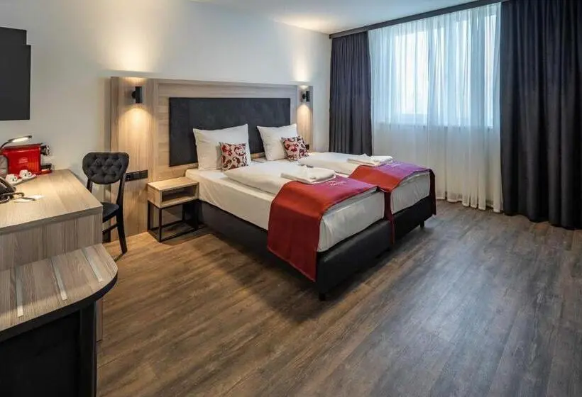 سوییت جونیور, Abasto Hotel Dachau