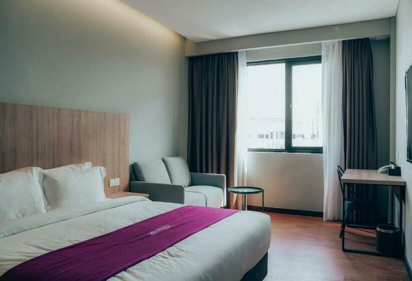 اتاق لوکس با تخت بزرگ, Amigo Hotel Bintulu
