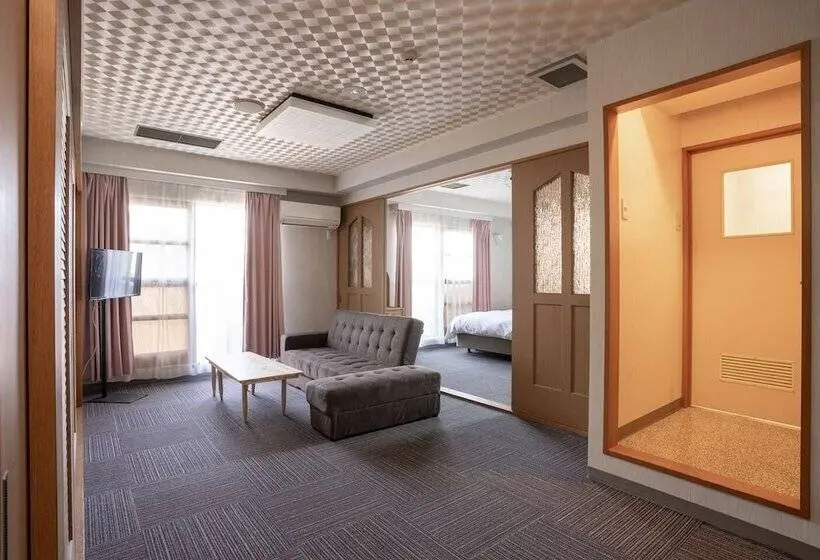 ファミリールーム, Ishiuchibase