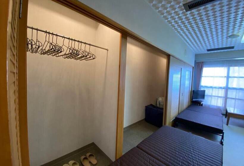 חדר משפחתי, Ishiuchibase