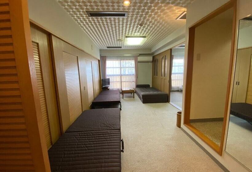 חדר משפחתי, Ishiuchibase