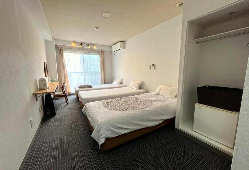 חדר אקונומי לשלושה, Ishiuchibase